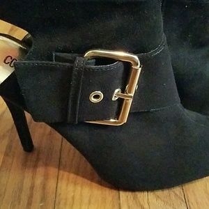 Peep toe black heels